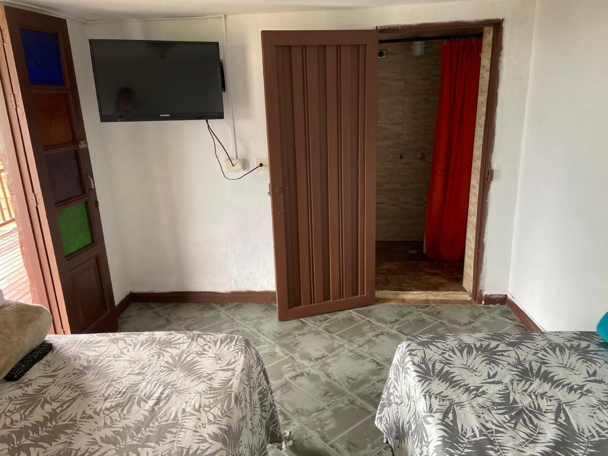 Hostal Hollywood Inn 里奥内格罗 外观 照片